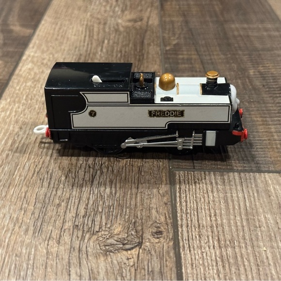 Thomas & Friends Fearless Freddie TrackMaster Motorized Train 2009 Working - Picture 3 of 11
